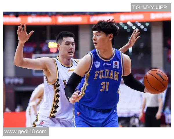 王泉泽的篮球之路：从青涩少年到CBA明星球员的成长故事