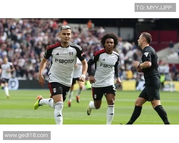 英超精彩对决哈德斯城迎战狼队全力争胜展现实力与决心