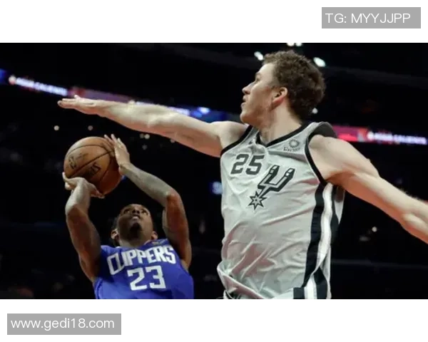 雄鹿与小牛的激烈对决分析及篮彩投注策略探讨