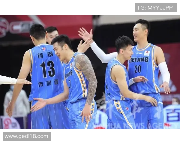 洛阳中赫篮球迎战北京队全力争胜展现团队实力与竞技精神