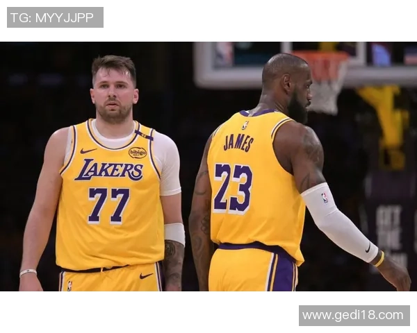 湖人对快船精彩对决直播全程回顾与赛后分析尽在这里 湖人对快船精彩对决直播全程回顾与赛后分析尽在这里